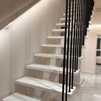 Konstrukcje stalowe: bramy, ogrodzenia, balustrady